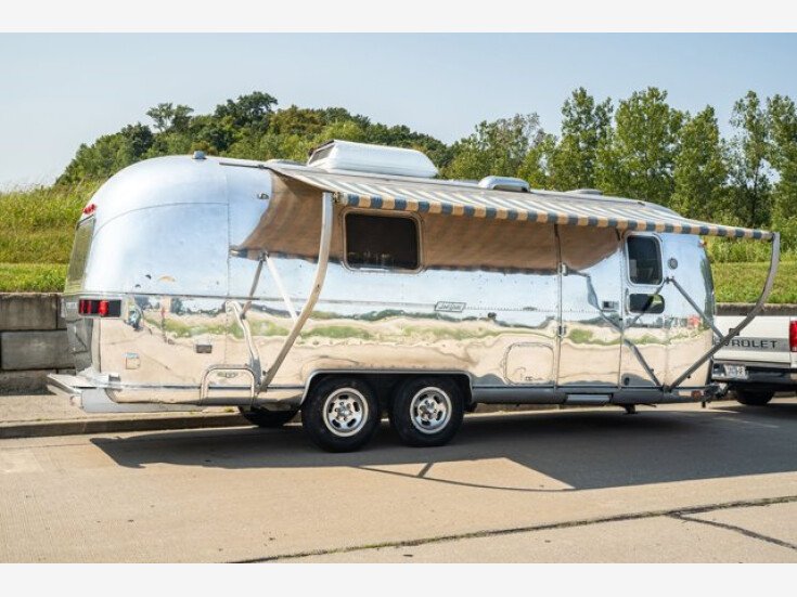 Thumbnail Photo undefined for 1975 Airstream Land Yacht